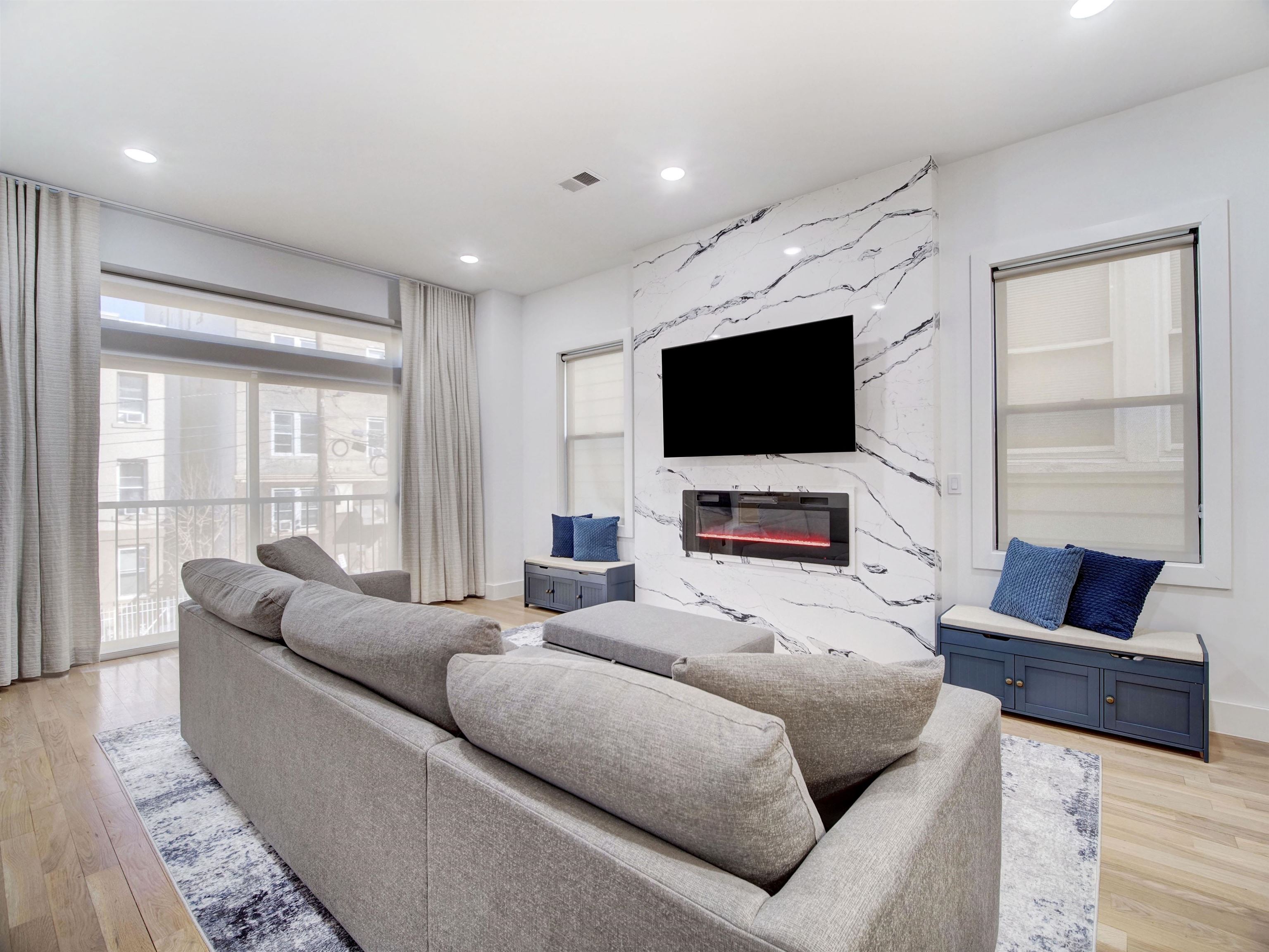 231 CLINTON Avenue, Jersey City, JC Bergen Lafayette, NJ 07304 - Property photo 3 of 27