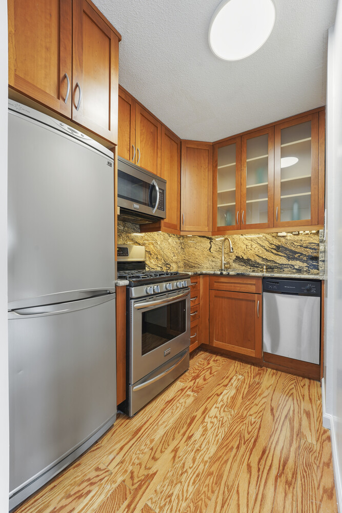 39-60 54th Street #7N, Woodside, Queens, NY 11377 - Property photo 3 of 22