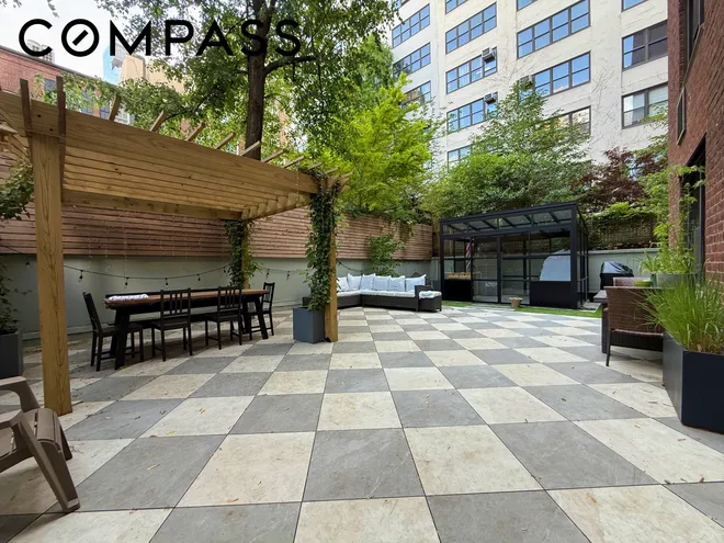 50 King Street #1B, New York, NY 10014