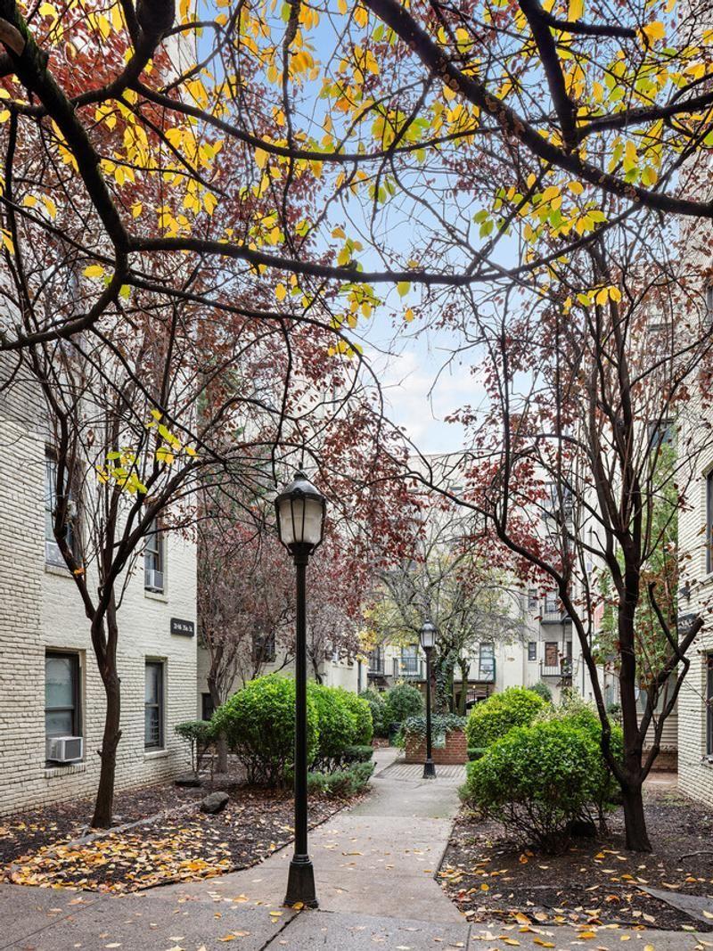Acropolis Gardens