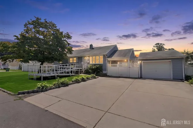 29 Joyce Place, Parkway Homes, NJ 08859