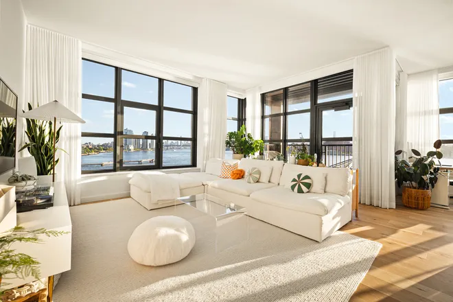 29 HURON Street #6CW, Brooklyn, NY 11222