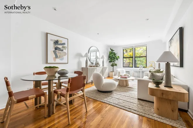 211 East 18th Street #3M, New York, NY 10003