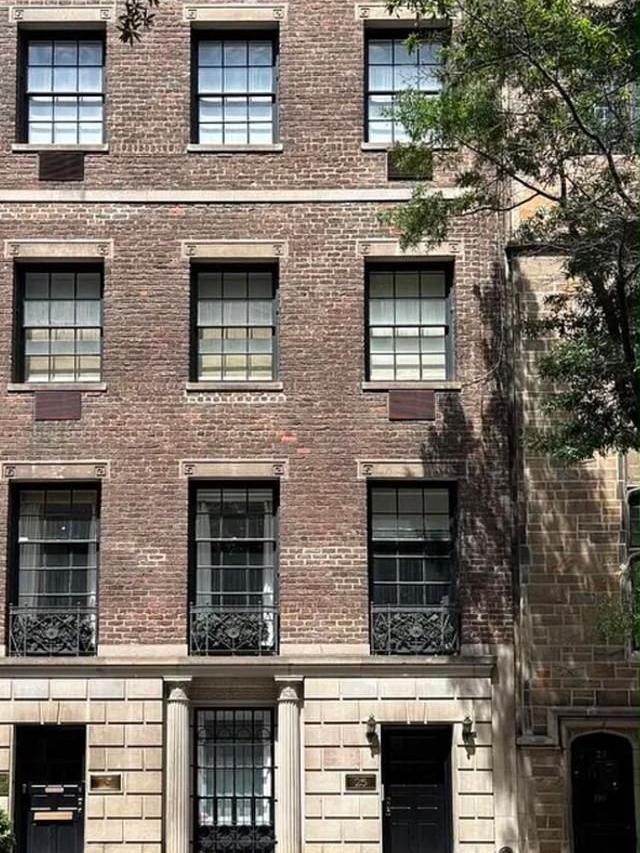 25 East 69th Street