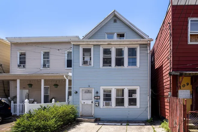 107 Saint PAULS Avenue, JC, Journal Square, NJ 07306