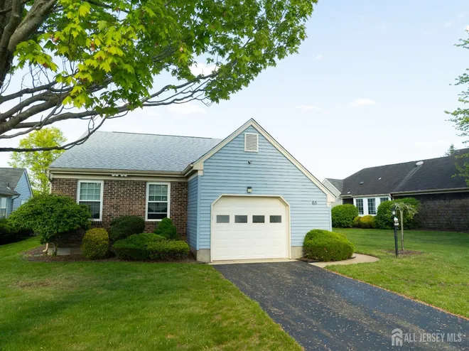 65 Yorkshire Drive, Concordia, NJ 08831