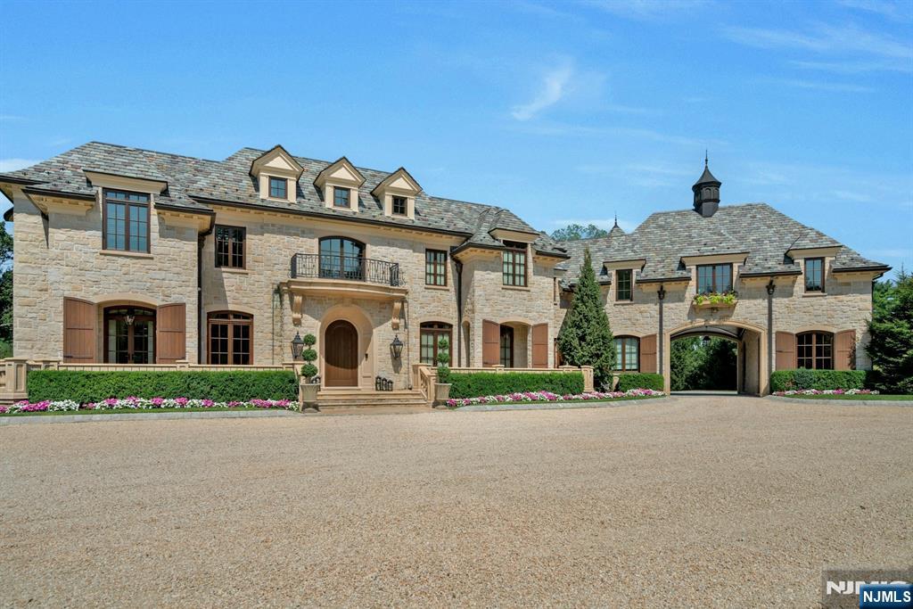 123 East Saddle River, Saddle River Borough, Saddle River, NJ 07458 - Property photo 3 of 50