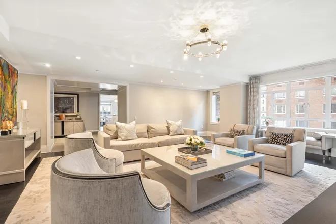 21 East 61st Street #6E, New York, NY 10065
