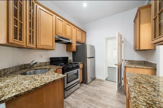 75 PALISADE Avenue, Jersey City, JC Heights, NJ 07306 - Property photo 4 of 15