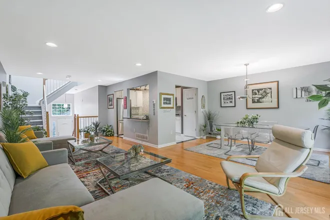 29 Catherine Court, Bridgepointe Condo Bldg, NJ 08879