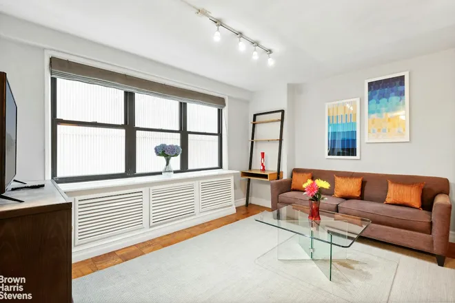 330 3rd Avenue #5L, New York, NY 10010