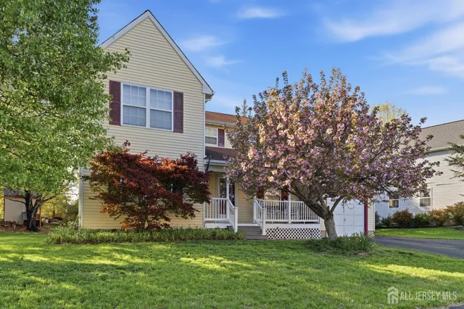 6 Shoshoni Way, Old Towne, NJ 08876