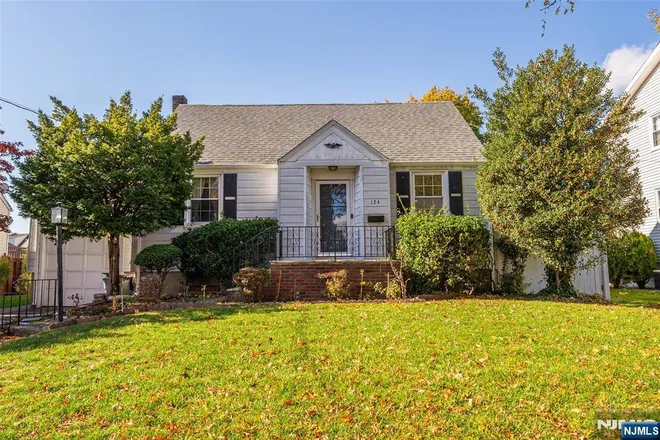 124 Hazley, Rochelle Park, NJ 07662