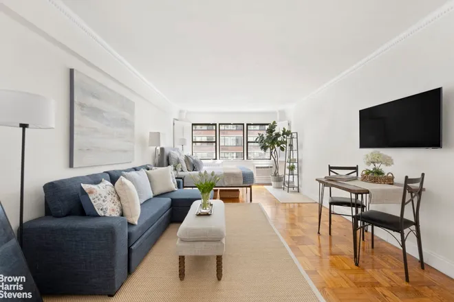333 East 75th Street #8D, New York, NY 10021