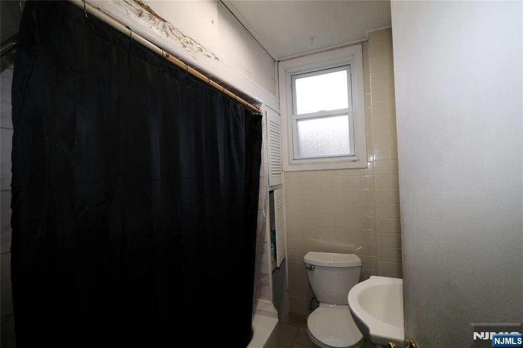 233-235 Adams, Newark City, Newark, NJ 07105 - Property photo 4 of 20