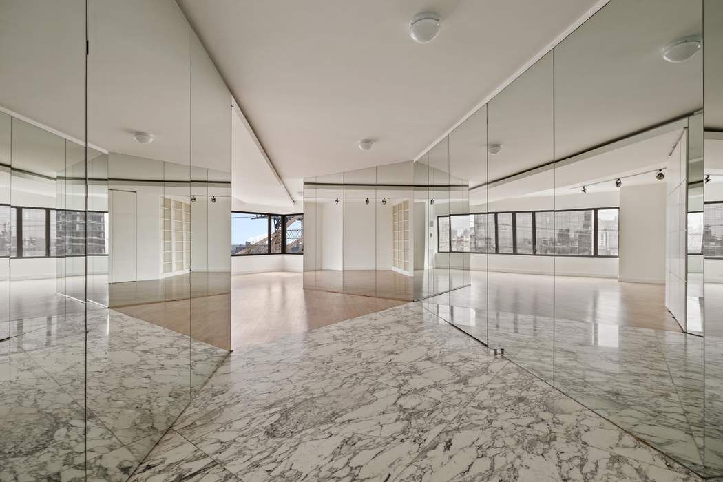 425 East 58th Street #20F, Sutton Place, Manhattan, NY 10022 - Property photo 4 of 11