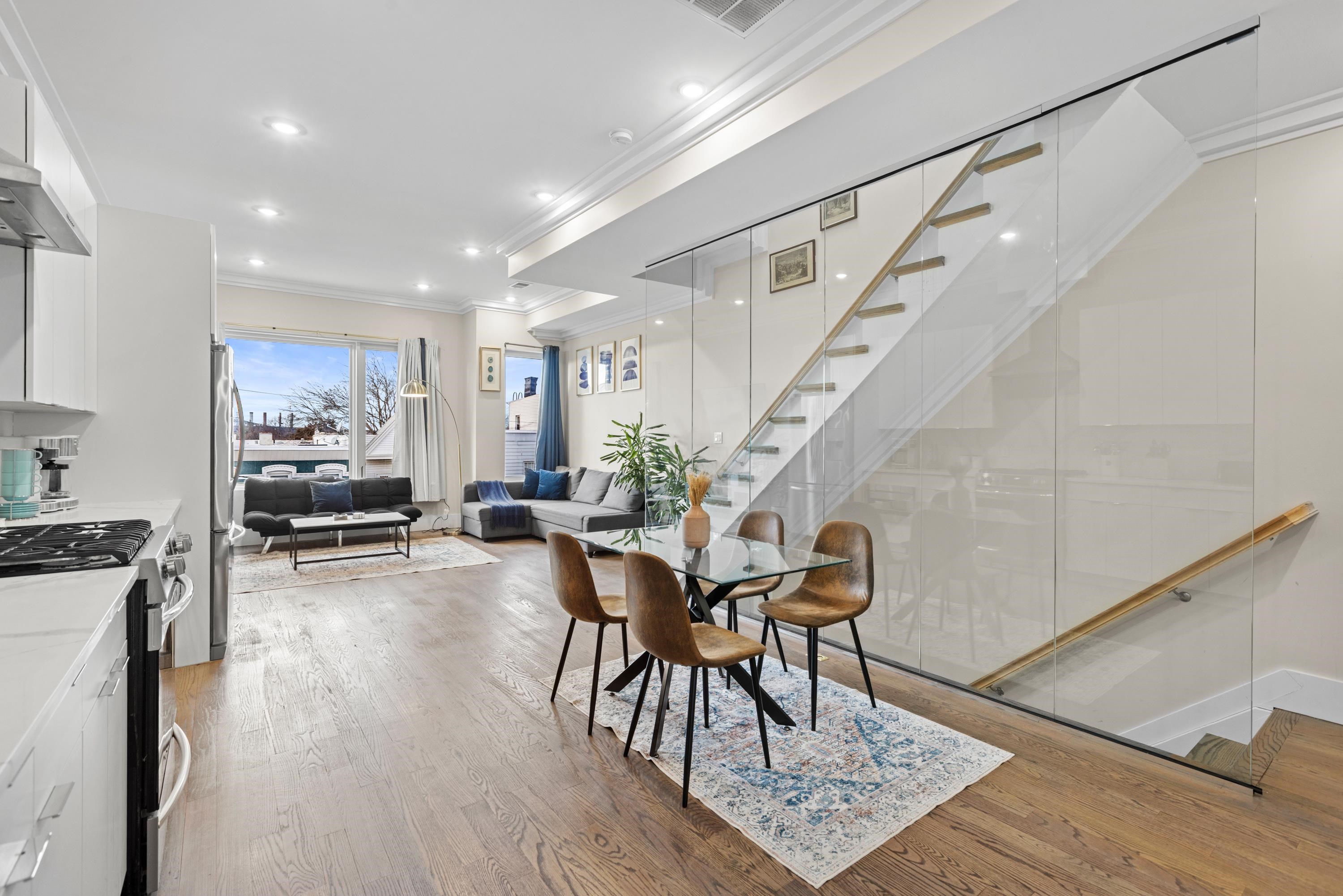 196 DELAWARE Avenue, Jersey City, JC Journal Square, NJ 07306 - Property photo 3 of 18
