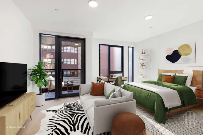 300 West 30th Street #4E, New York, NY 10001