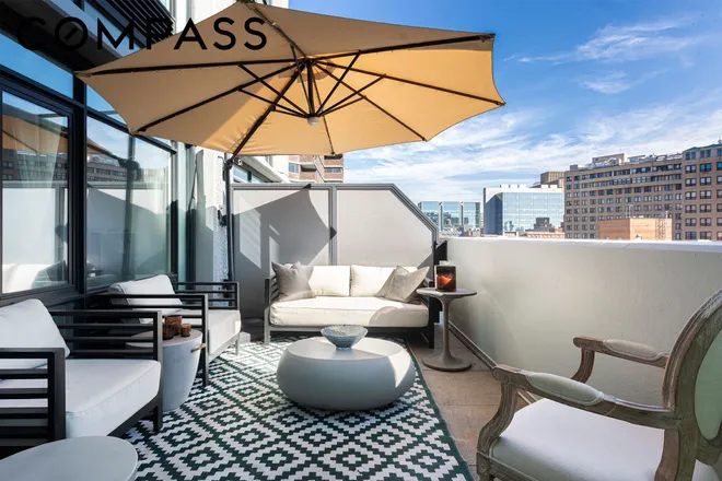 385 1st Avenue #15F, New York, NY 10010