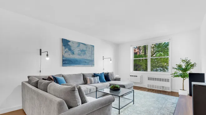 100 West 12th Street #2D, New York, NY 10011