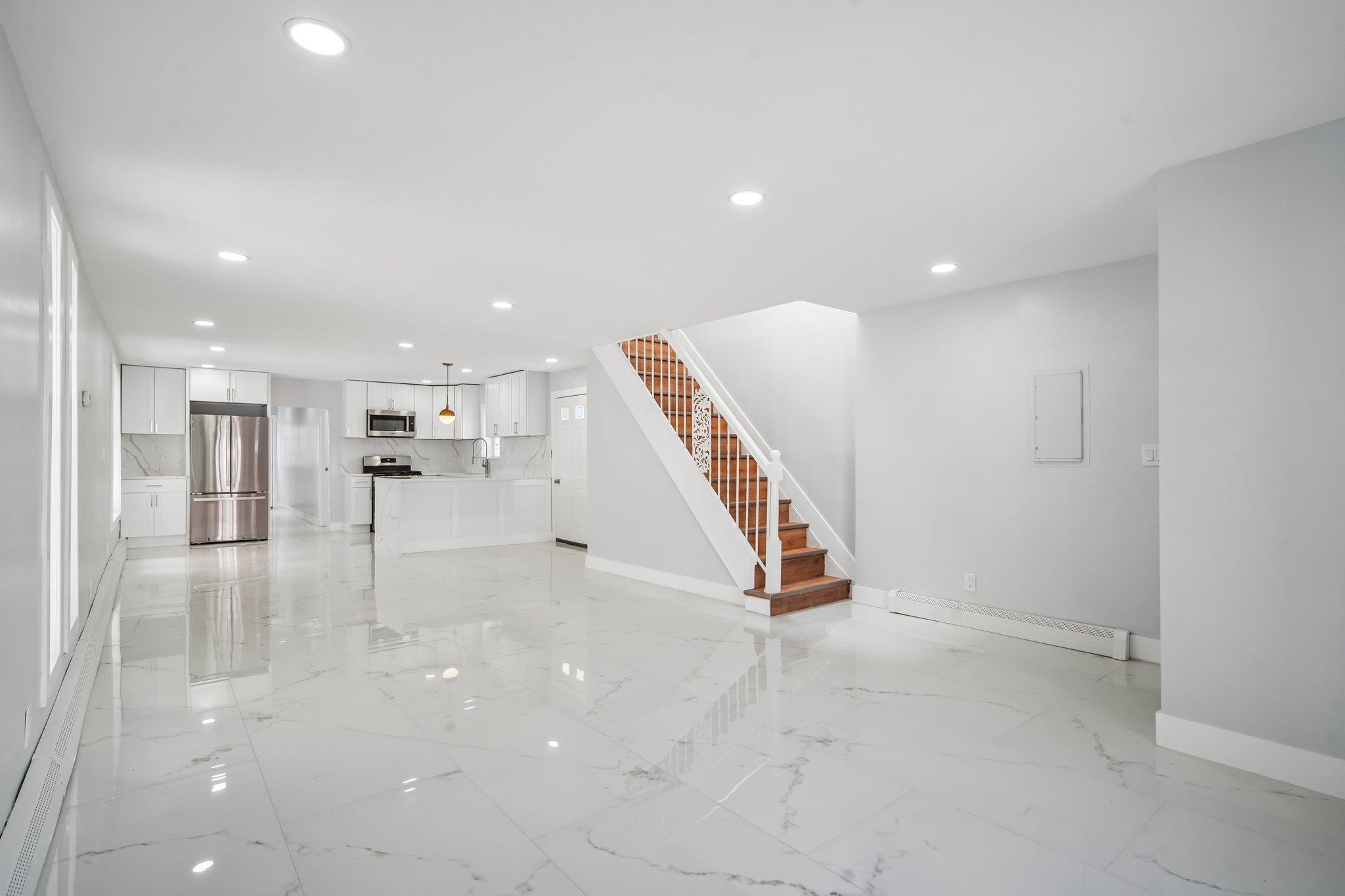 209 71st Street, Guttenberg Town, Guttenberg, NJ 07093 - Property photo 3 of 30