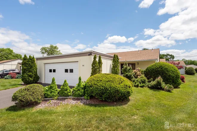 30-C Larch Plaza, Clearbrook, NJ 08831