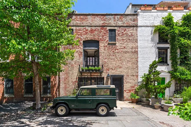 9 MacDougal Alley, New York, NY 10011