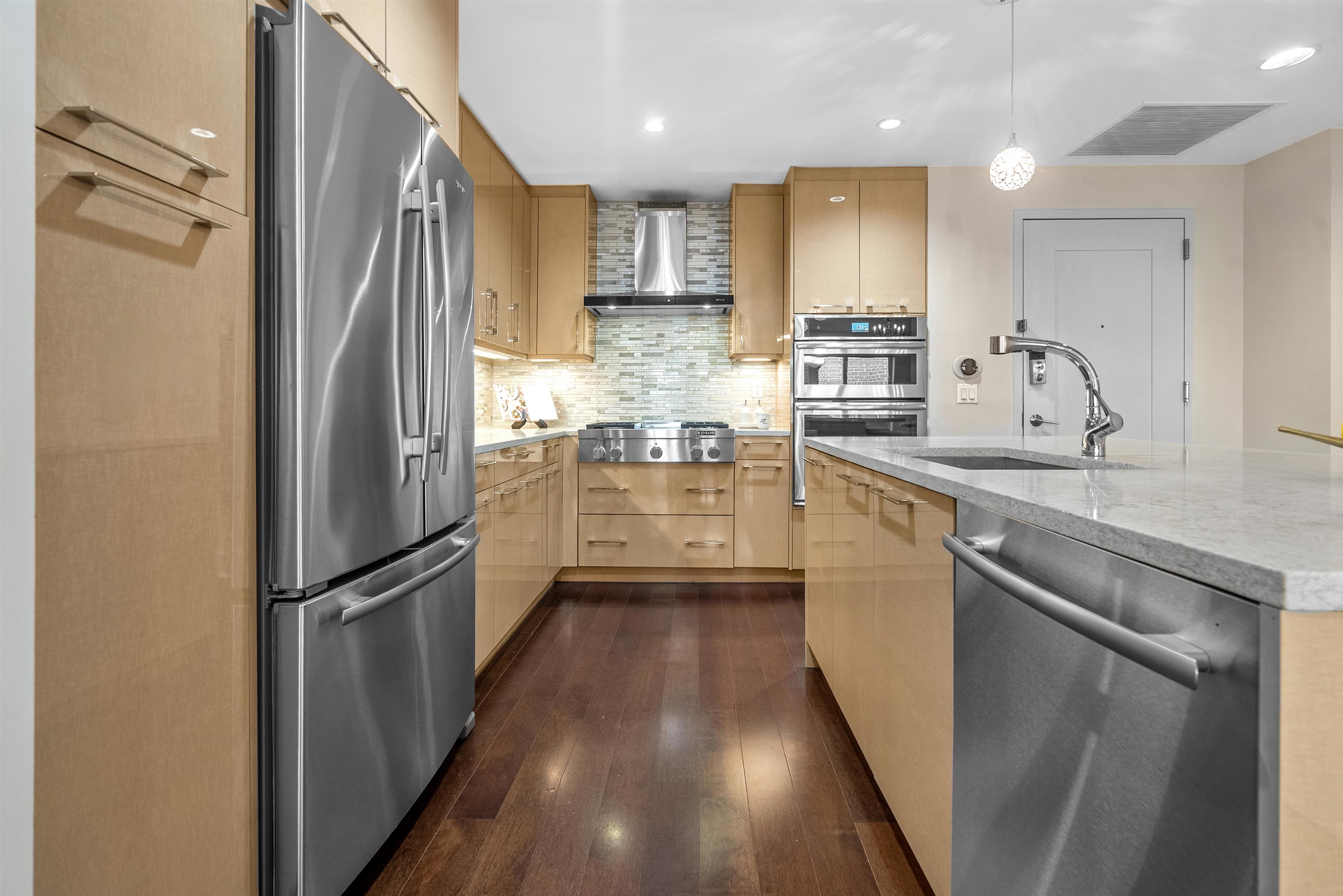 150 HENLEY Place, Weehawken Township, Weehawken, NJ 07086 - Property photo 5 of 46