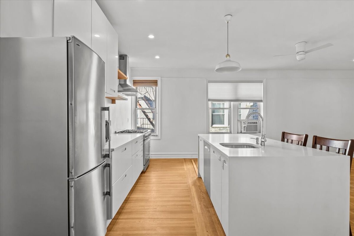 8502 FORT HAMILTON Parkway #6E, Bay Ridge, Brooklyn, NY 11209 - Property photo 4 of 11