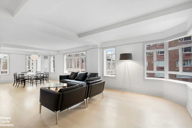 21 East 61st Street #9F, New York, NY 10065