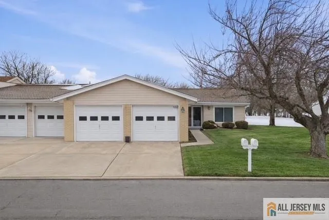 491 Delair Road #491B, Clearbrook Nottingham Vi, NJ 08831