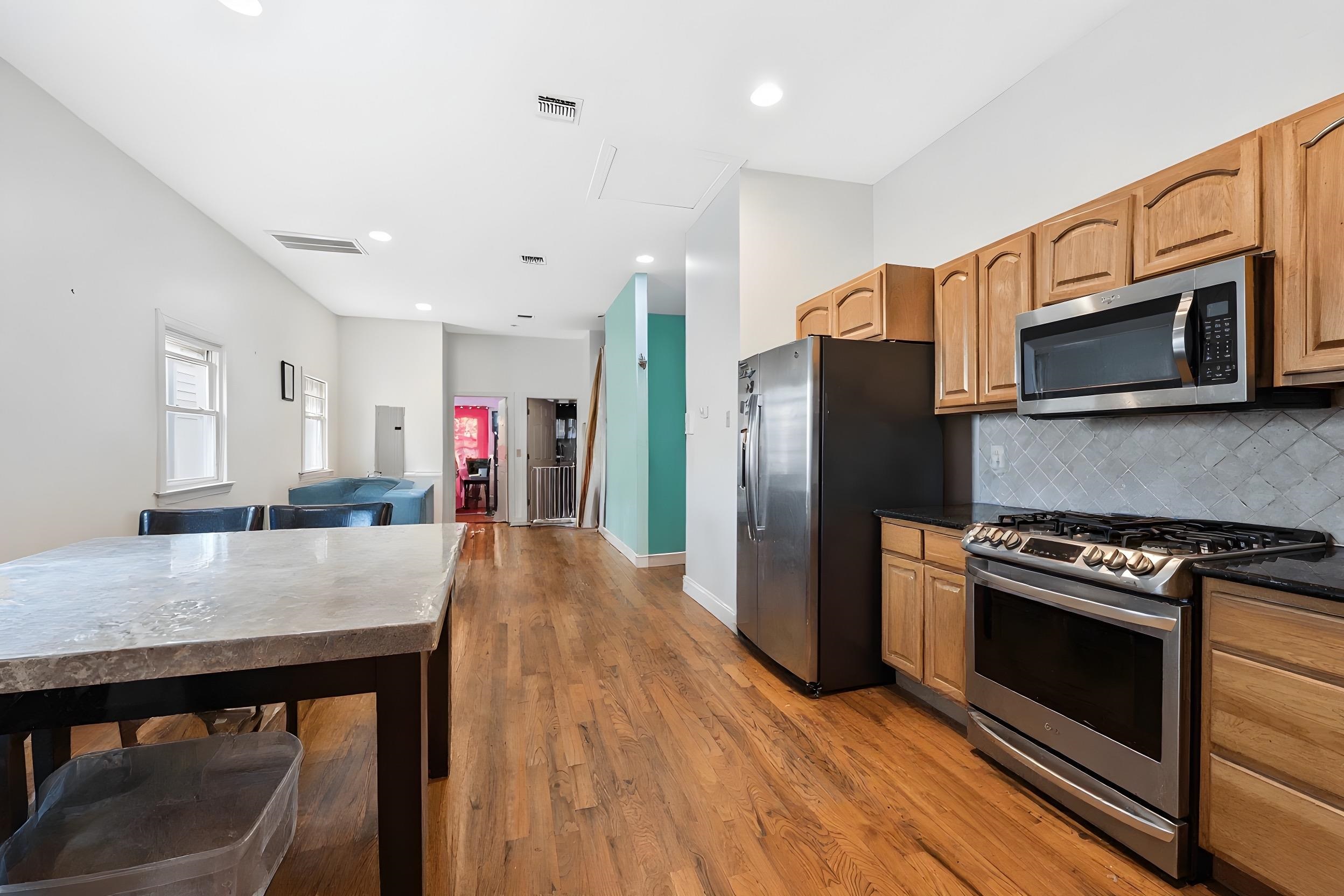 1303 SUMMIT Avenue, Union City, Union City, NJ 07087 - Property photo 5 of 21