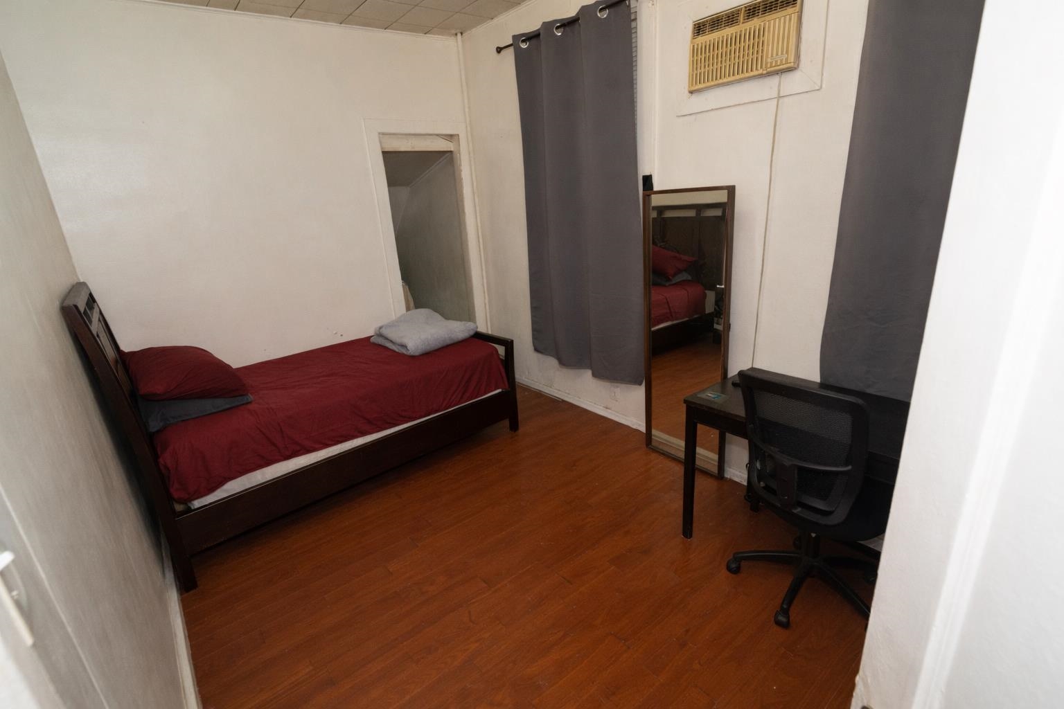 312 VAN NOSTRAND Avenue, Jersey City, JC Greenville, NJ 07305 - Property photo 5 of 23