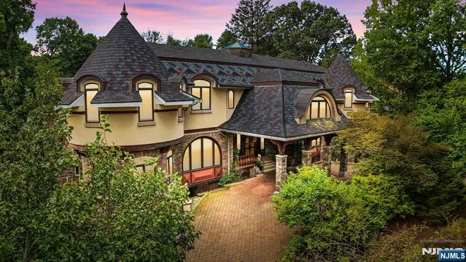 296 Durie, Closter, NJ 07624