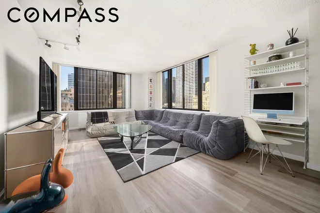 445 5th Avenue #21A, New York, NY 10016
