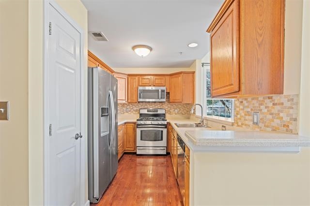 119 ABBIE Court, Guttenberg Town, Guttenberg, NJ 07093 - Property photo 3 of 28