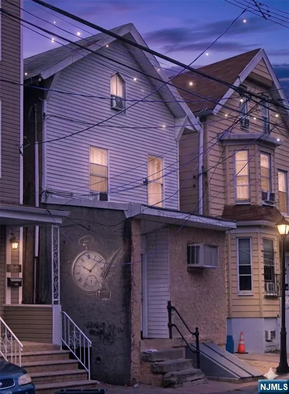 150 Garside, Newark, NJ 07104