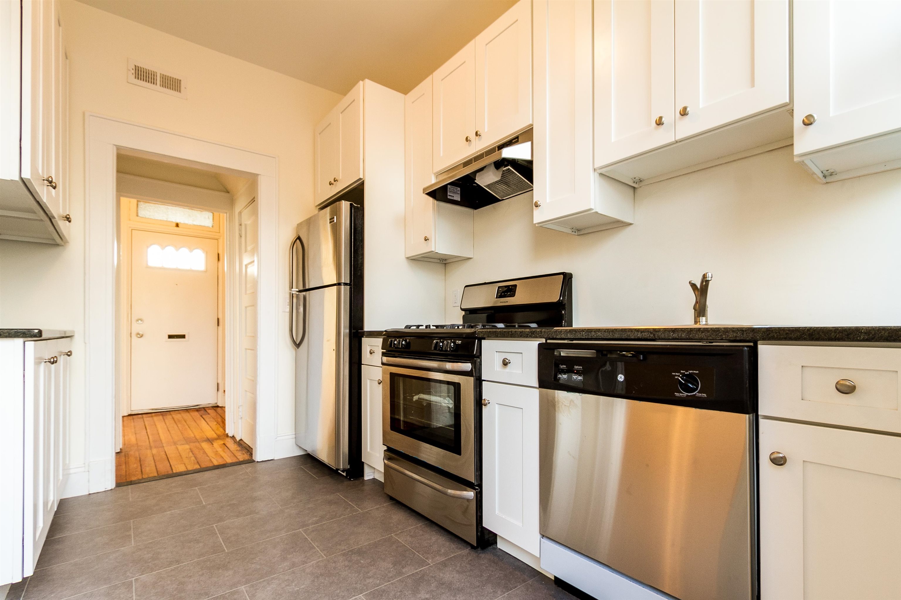 322 67th Street, West New York Town, West New York, NJ 07093 - Property photo 5 of 7