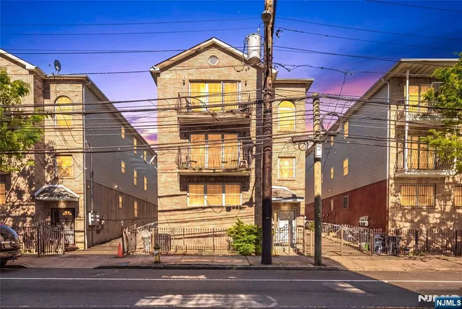 25-27 Norfolk, Newark, NJ 07103