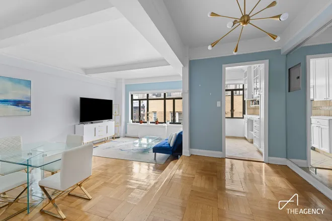 25 West 54th Street #10B, New York, NY 10019