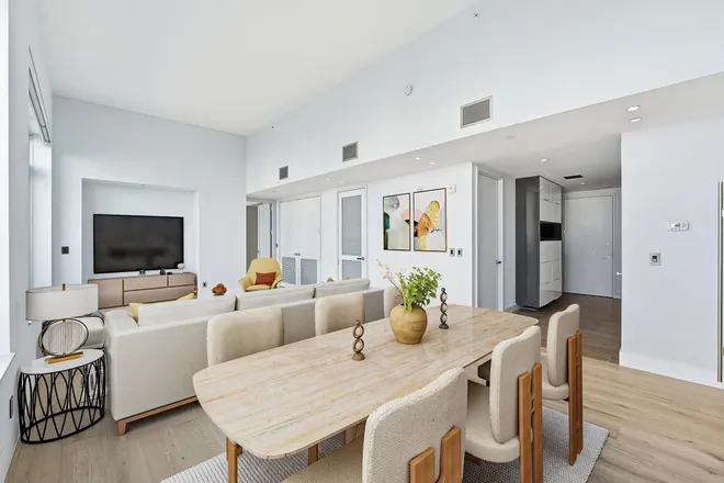 1000 AVENUE AT PORT IMPERIAL, Weehawken, NJ 07086