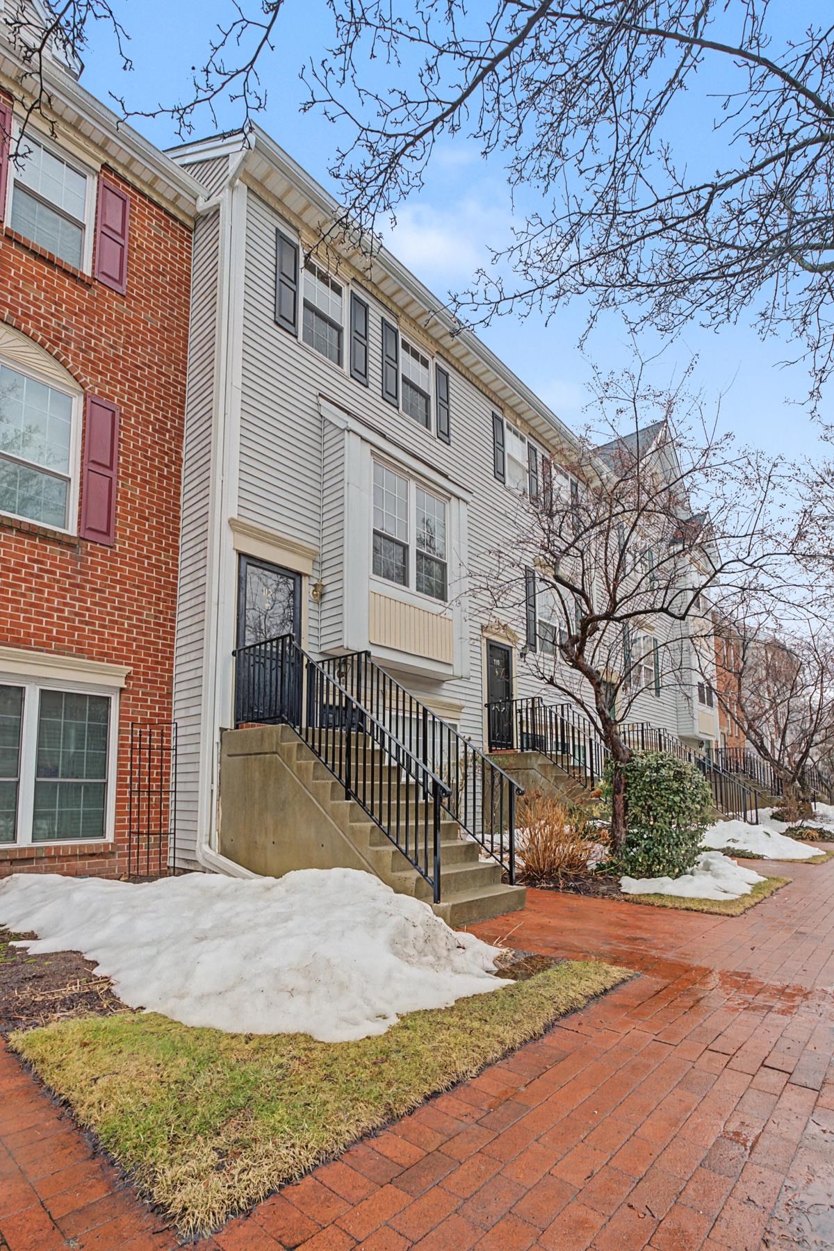 111 COTTONWOOD Street, Jersey City, JC West Bergen, NJ 07305 - Property photo 2 of 12