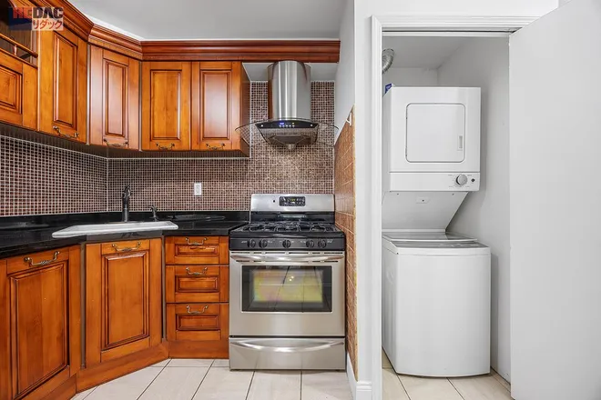27-16 41st Avenue #3-C, Long Island City, NY 11101