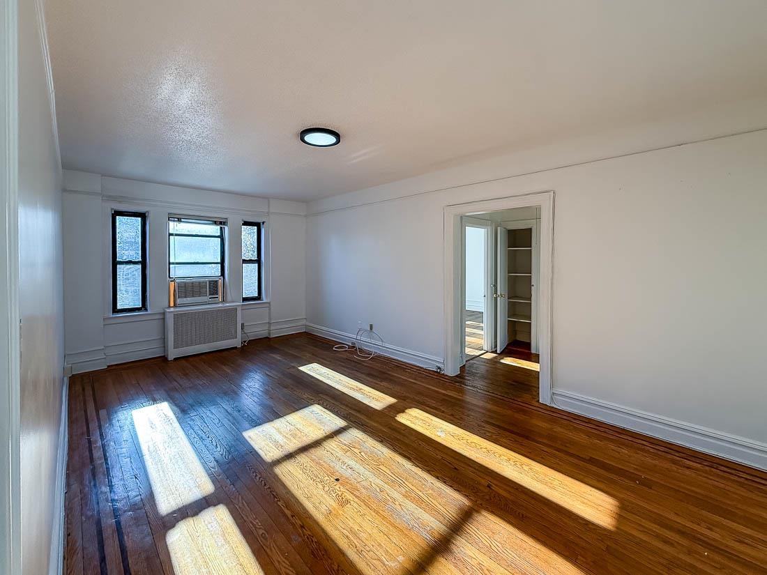 36 DUNCAN Avenue, Jersey City, JC Journal Square, NJ 07304 - Property photo 4 of 32