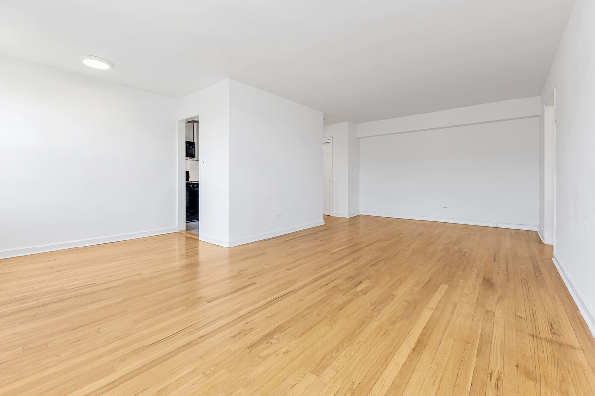 67-10 108th Street #6A, Forest Hills, Queens, NY 11375 - Property photo 2 of 6
