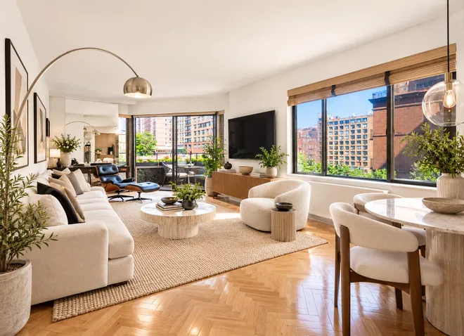 300 East 95th Street #5A, New York, NY 10128