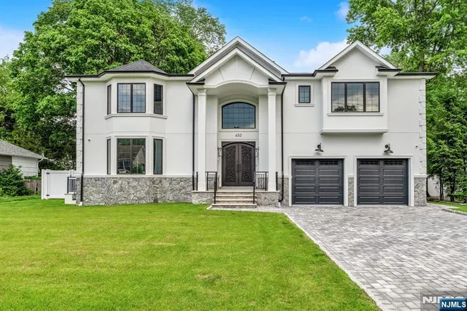 452 Oregon, Paramus, NJ 07652