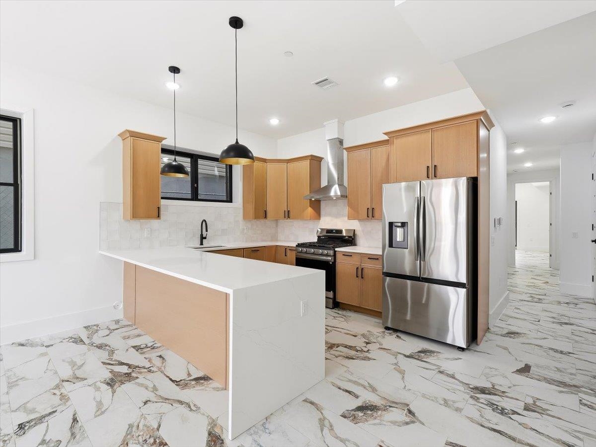68 JORDAN Avenue, Jersey City, JC Journal Square, NJ 07306 - Property photo 2 of 20