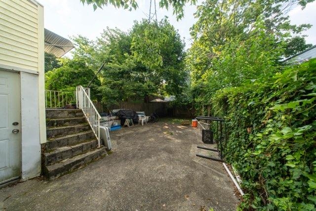 17 BAYSIDE Place, Jersey City, JC Greenville, NJ 07305 - Property photo 3 of 11