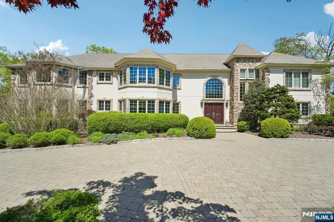 554 Hampton Hill, Franklin Lakes, NJ 07417